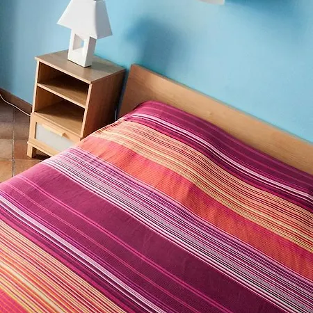 לינה וארוחת בוקר La Rocca